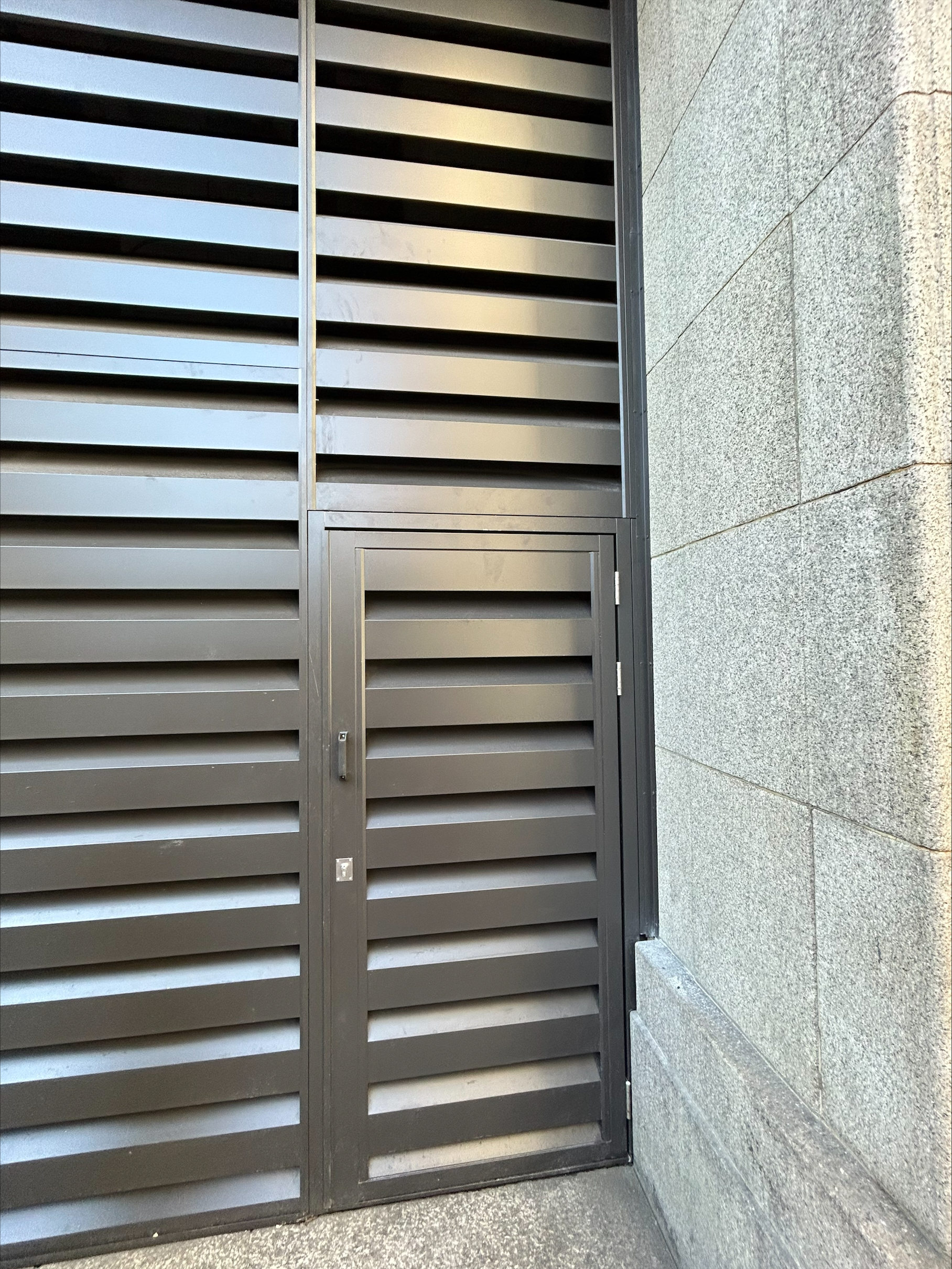 WSD150 - Acoustic Louvred Screen