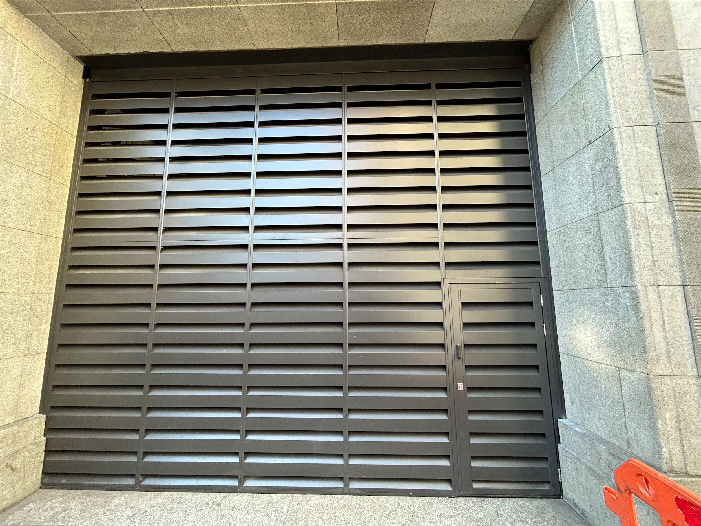 WSD150 - Acoustic Louvred Screen